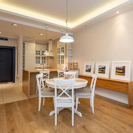 Super-apartamenty Park Ii شقة بوزنان